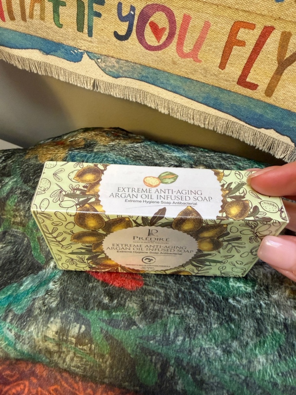 Prédiré Extreme Anti-Aging Argan Oil Infused Soap - Cream/Gold - Picture 3 of 3